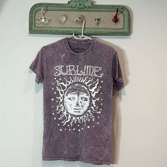 Sublime graphic tee crewneck In Lavender short sleeve T-shirt nwot small - Picture 1 of 5